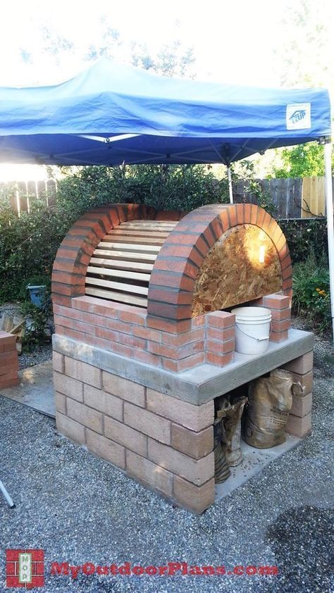 Four à pizza bois : DIY Brick Pizza Oven MyOutdoorPlans Free 