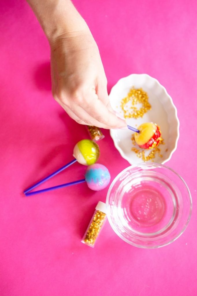 Idées DIY Fêtes : Edible Glitter Lollipop DIY - Decoro 360 - Votre ...