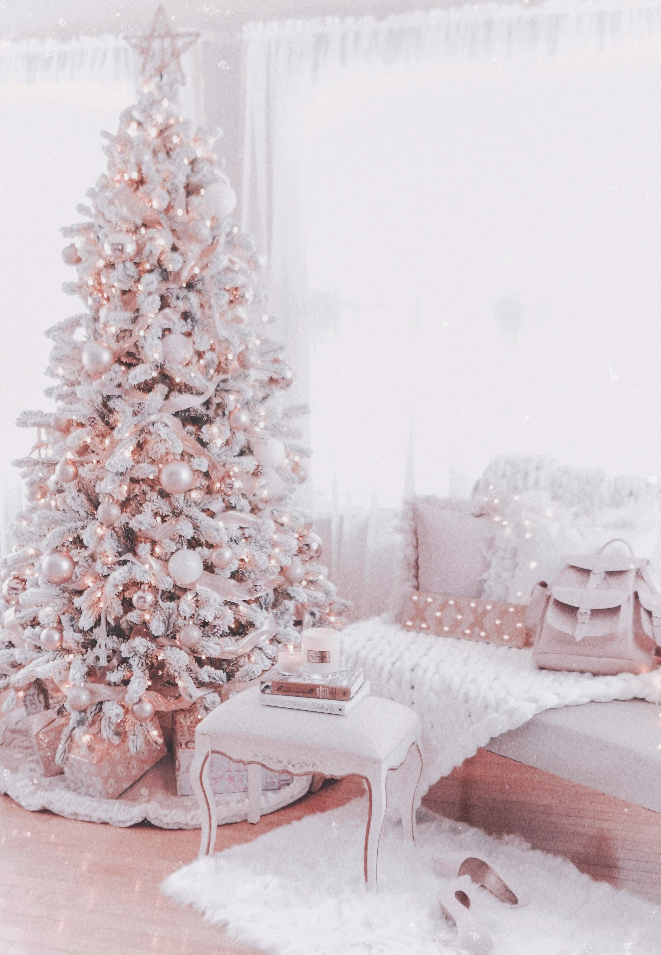 Sapin de Noël en blanc : 41 idées d'arbres de Noël à couper le souffle