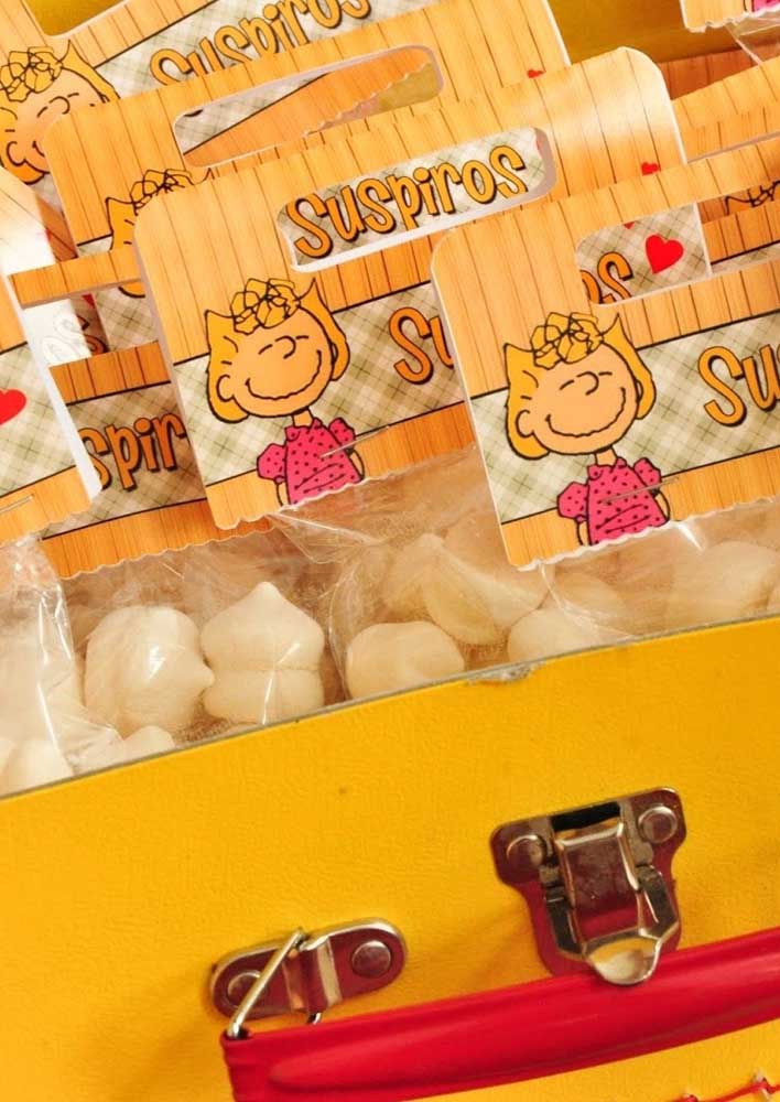 Sighs! Great idea for a Snoopy party favors