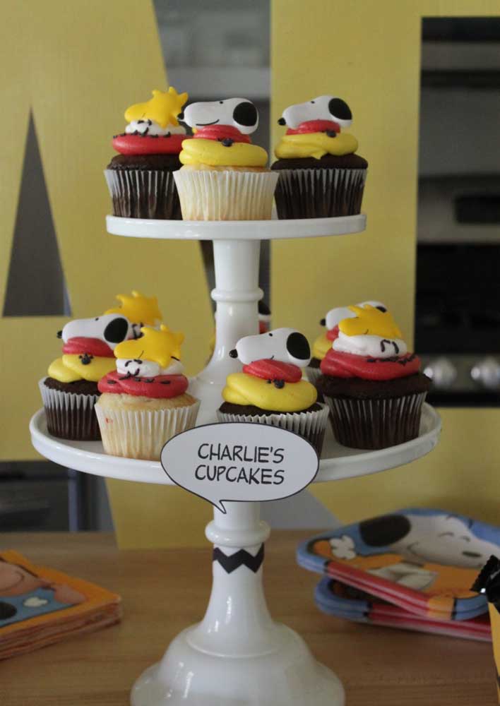 Who can resist a cupcake? Even more when it comes so personalized