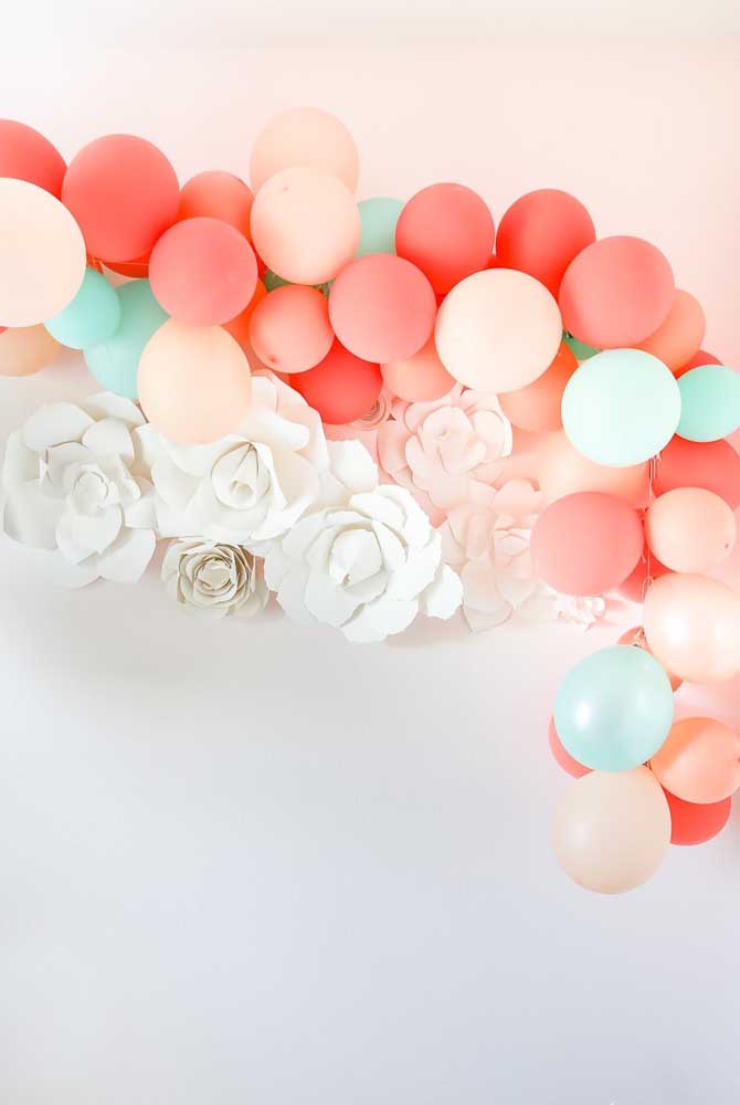 Paper balloons and flowers: a beautiful, inexpensive and easy to make Mother's Day decoration