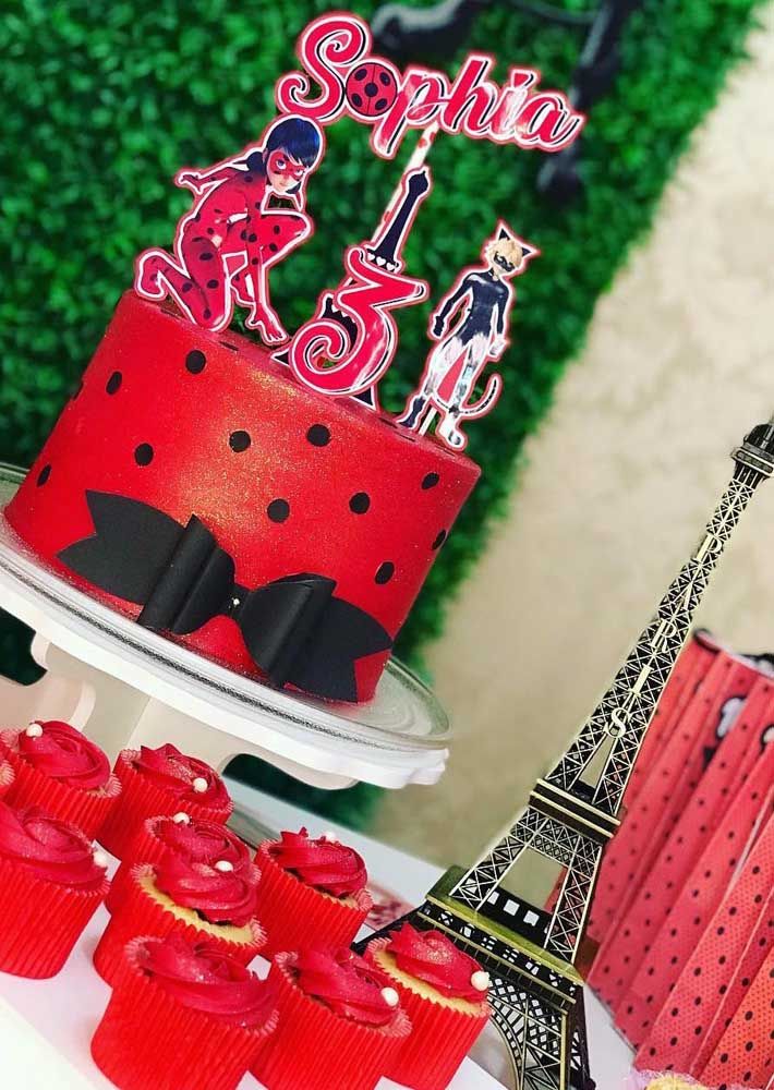 The Eiffel Tower cannot be missing from the ladybug decoration