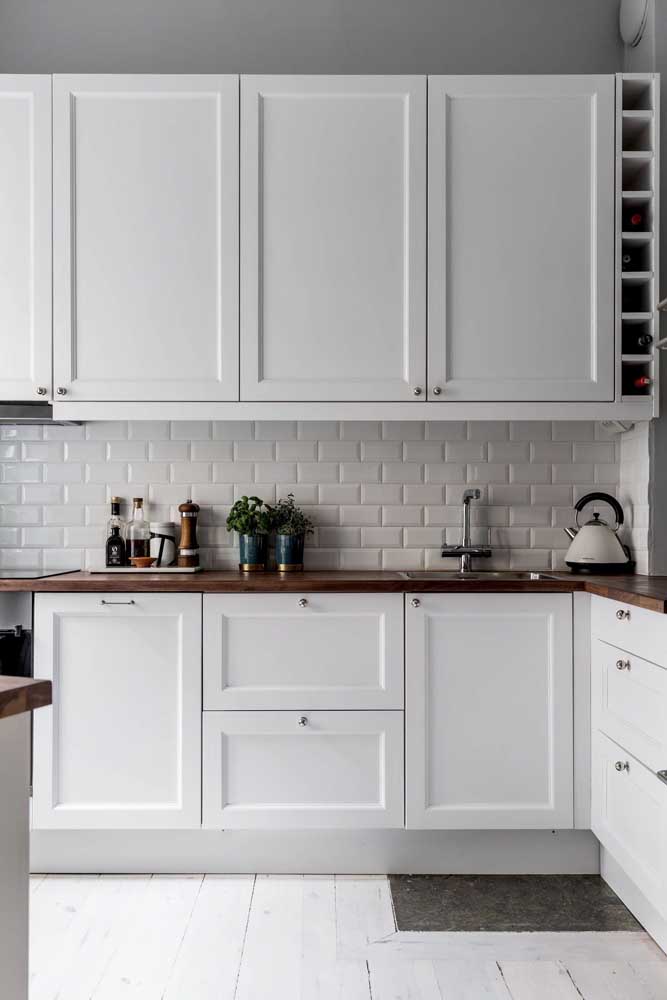 Look at that interesting inspiration: Provencal cuisine with subway tiles