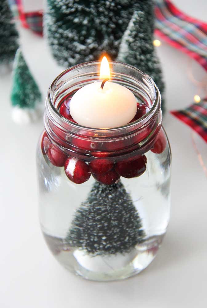 Christmas arrangement with floating candle. An idea for you to be inspired and easily reproduce there in your home