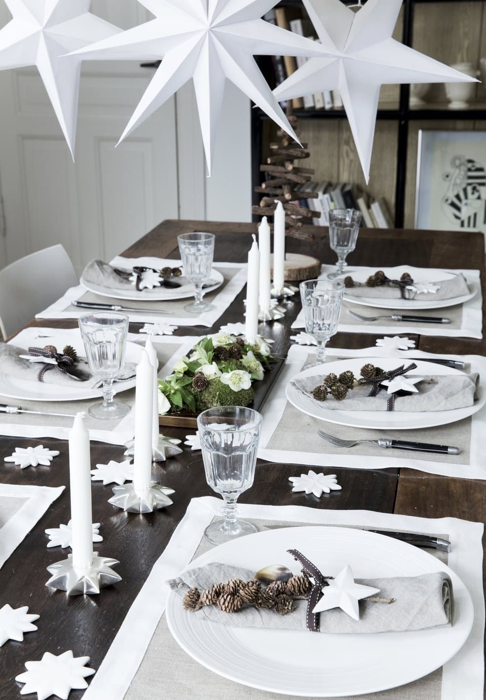 White Christmas table