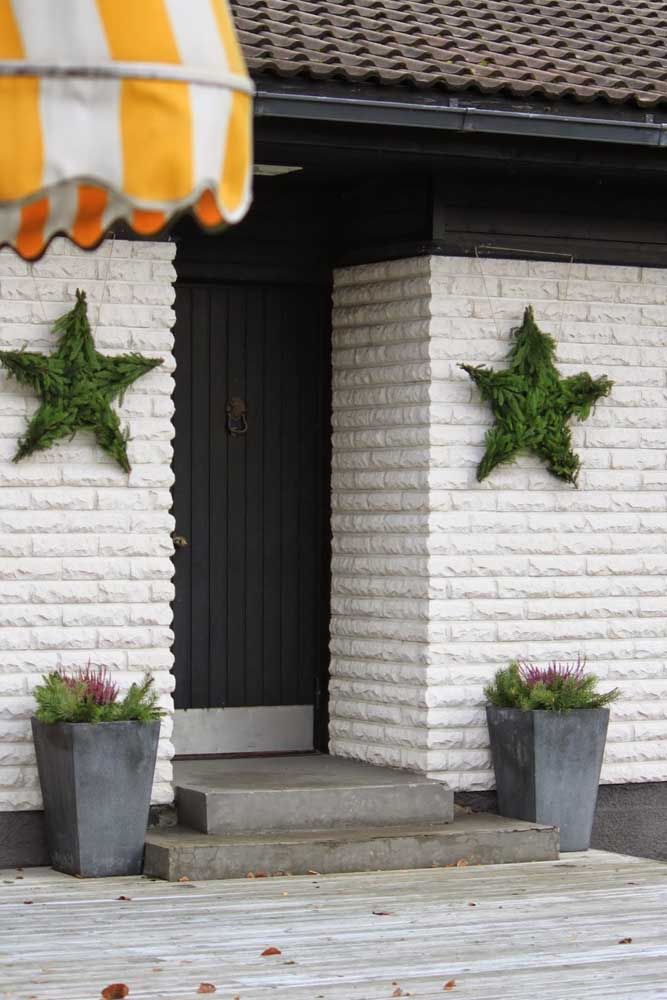 For the rustic brick wall, leaf stars