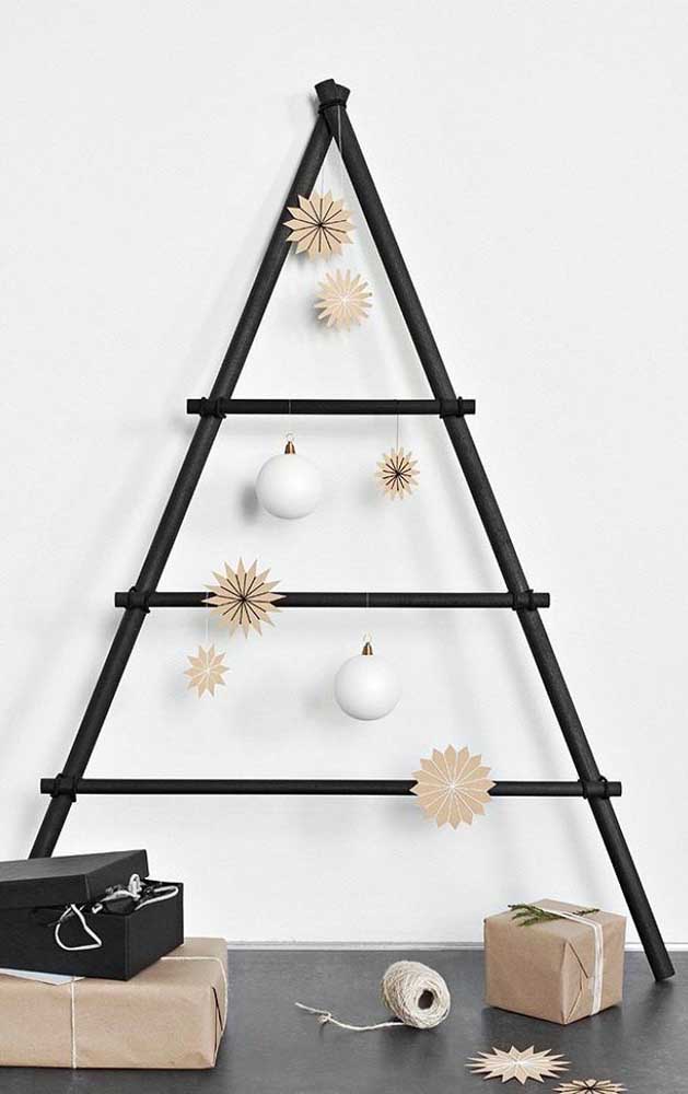 Even more minimalist version of the wall-mounted Christmas tree