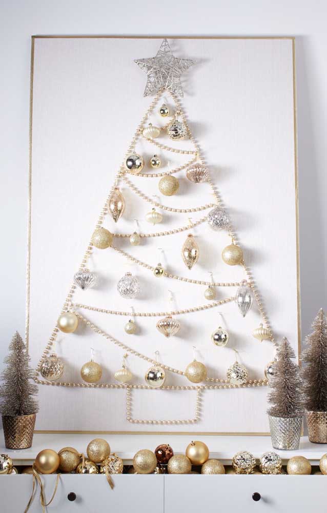 How about a wall-mounted Christmas tree made of pearls?