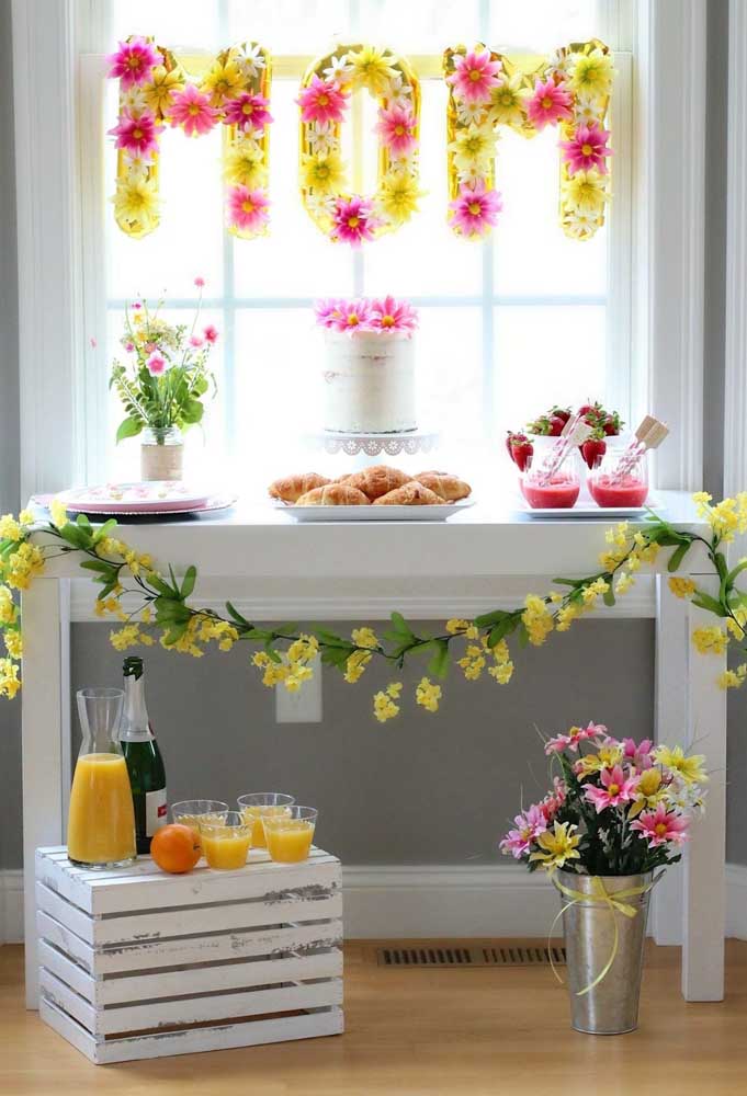 Simple but beautiful Mother's Day panel made of paper flowers and letter balloons