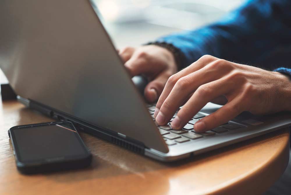 How to Clean Notebook Screen