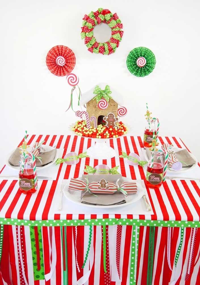 A simple but welcome panel to enhance the Christmas table decoration