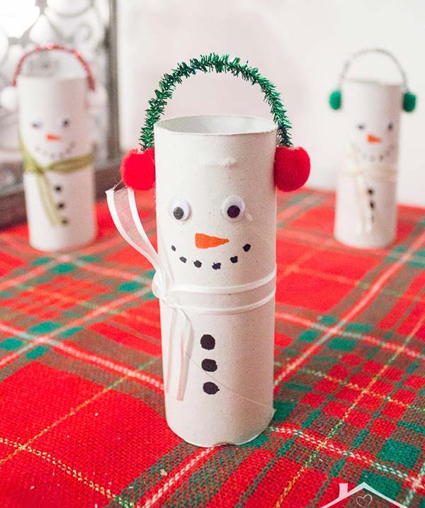 Fun decoration with toilet paper roll