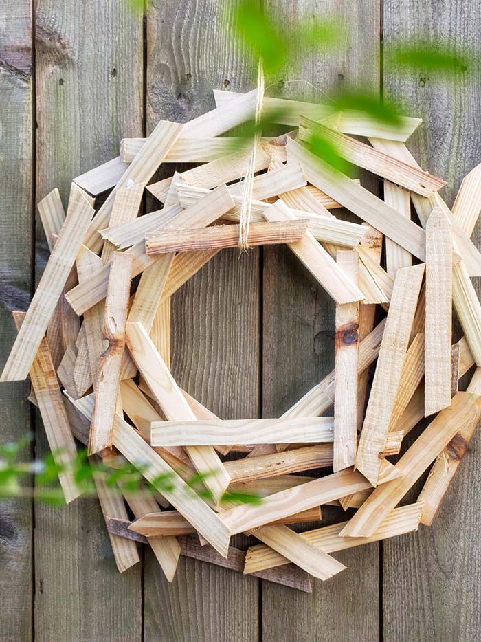 Rustic wreath with ice cream sticks