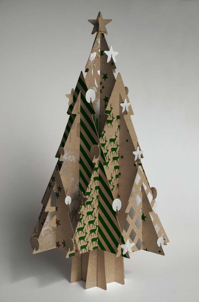 Use cardboard to assemble the Christmas tree