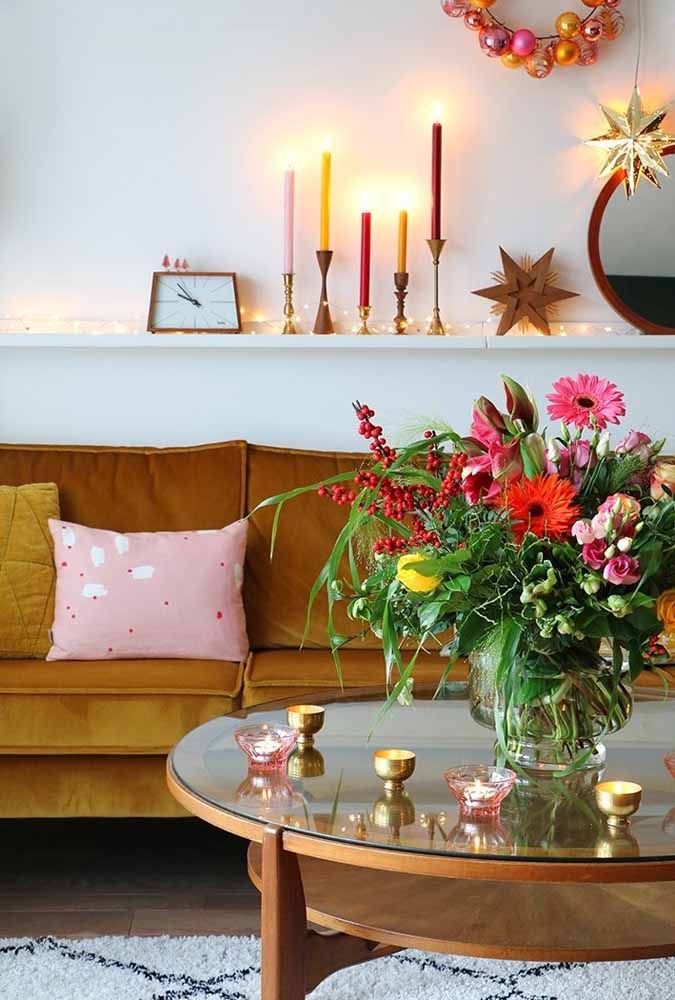 Don't forget to make a nice arrangement for the living room coffee table