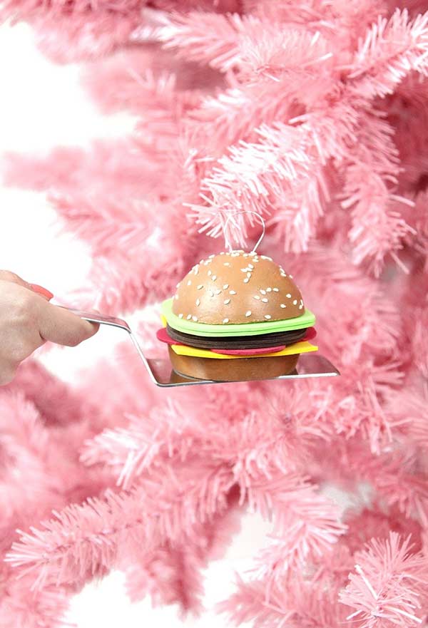 A little burger decorated with EVA stuffing on the Christmas tree