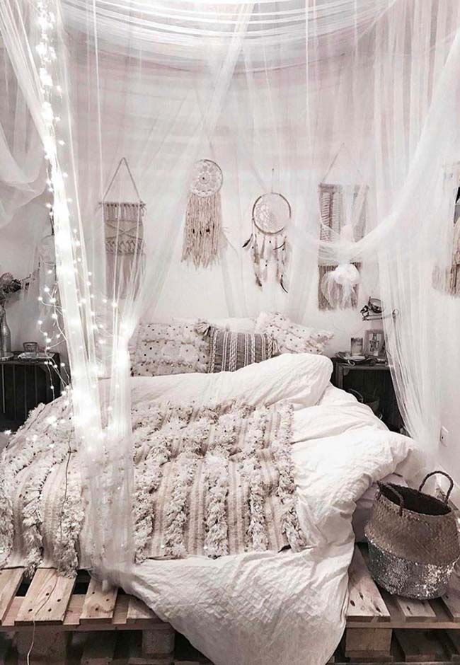 Tumblr bedroom in neutral tones