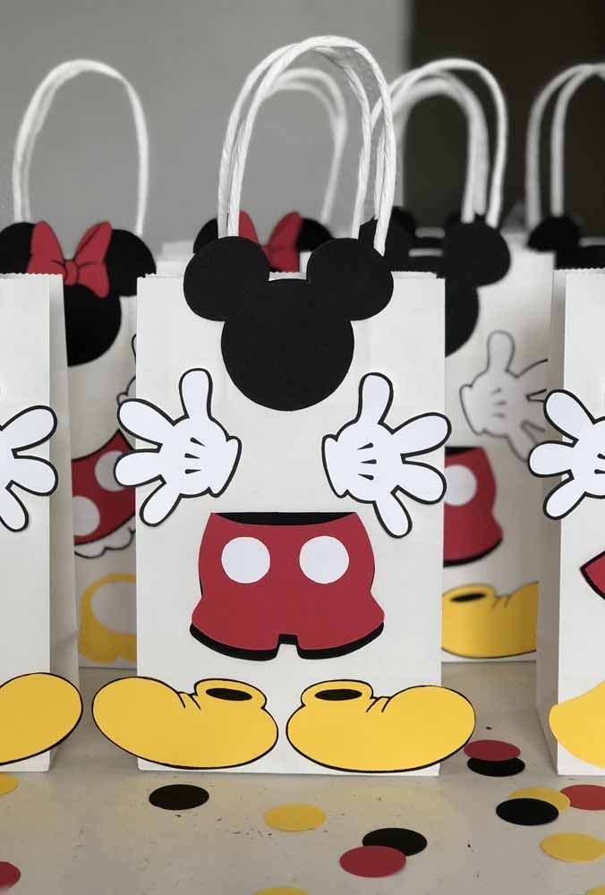 To identify the souvenirs, just paste Mickey's little body 