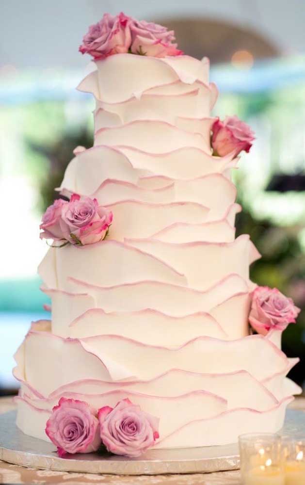Who said that fake cake has no decorative potential, did not see this model here