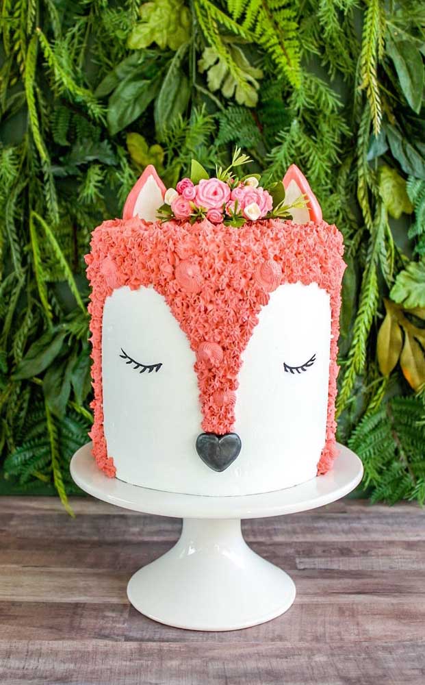 Fake fox cake to steal the show during the party