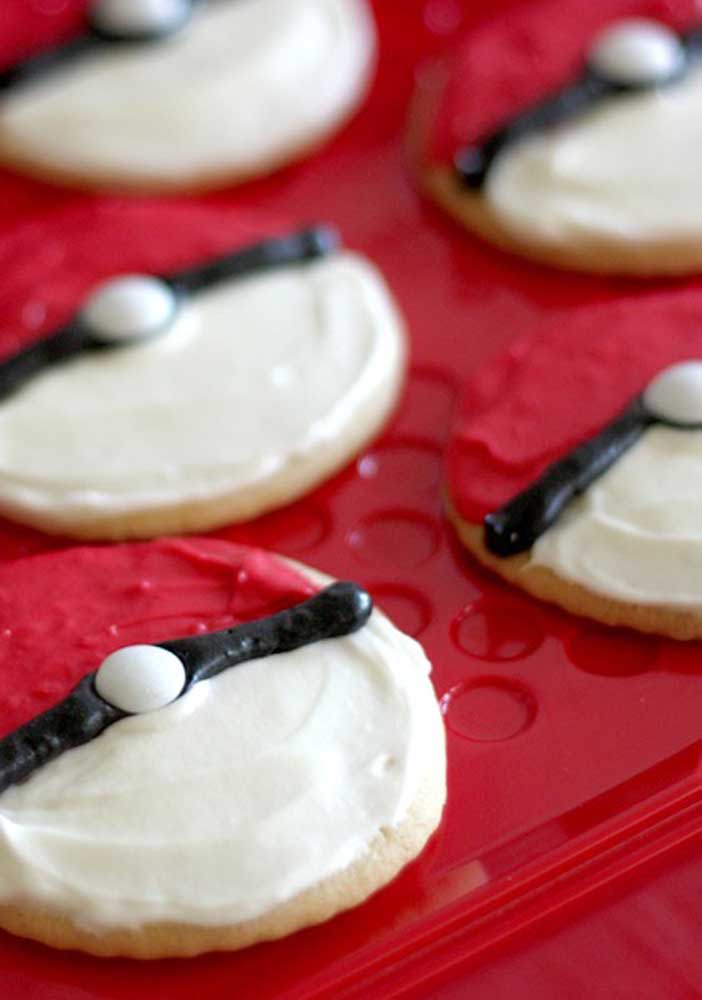 Delicious pokeball cookies to make your kids mouth water.
