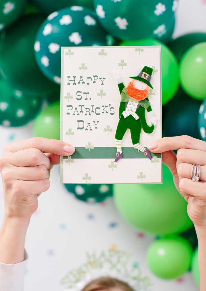 Invitation inspiration for St. Patrick's party. The highlights are the clovers and the leprechaun