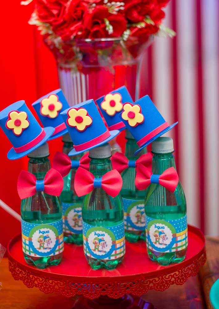 How about personalized water bottles to offer as a souvenir of the Patati Patatá party?