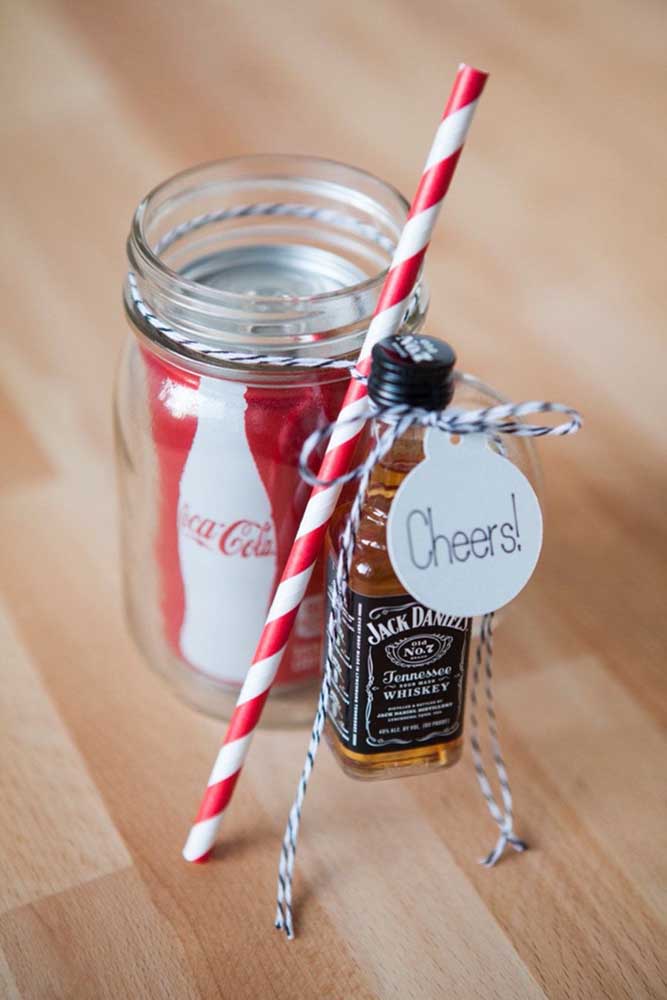 How about mini drinks to offer as a graduation souvenir? Worth cans of Coca Cola or bottles of whiskey
