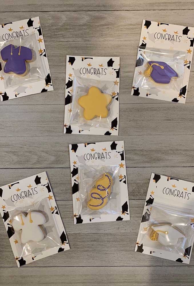 Decorated cookies! You can also go to the kitchen and make this souvenir model