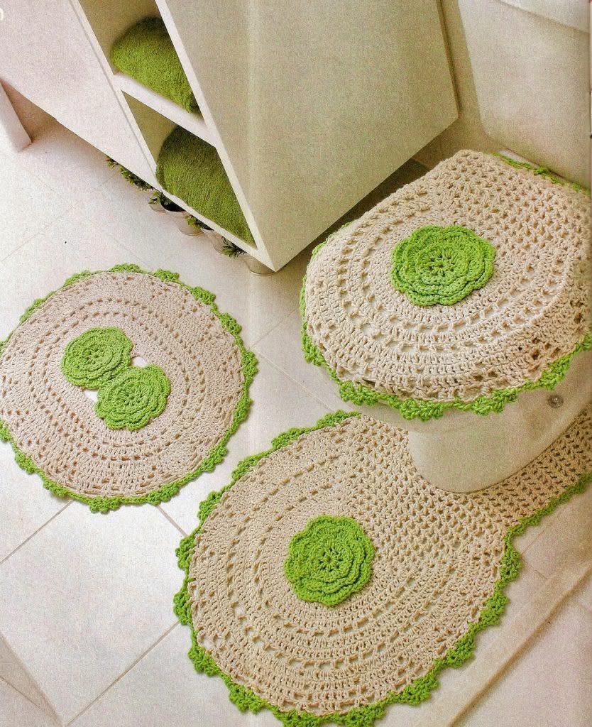 Classic crochet rug set for bathroom