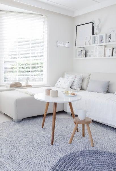 Crochet rug in living room