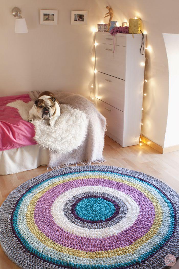 Round crochet rug for girl's room