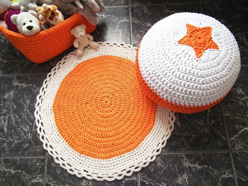 Set with ottoman and crochet basket