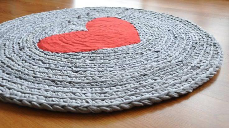 Crochet rug with heart