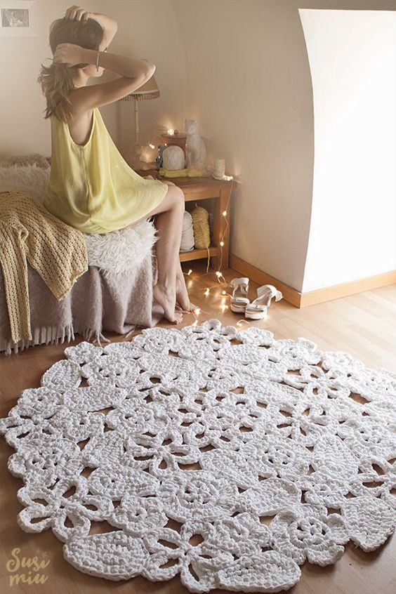 Crochet rug with thick string