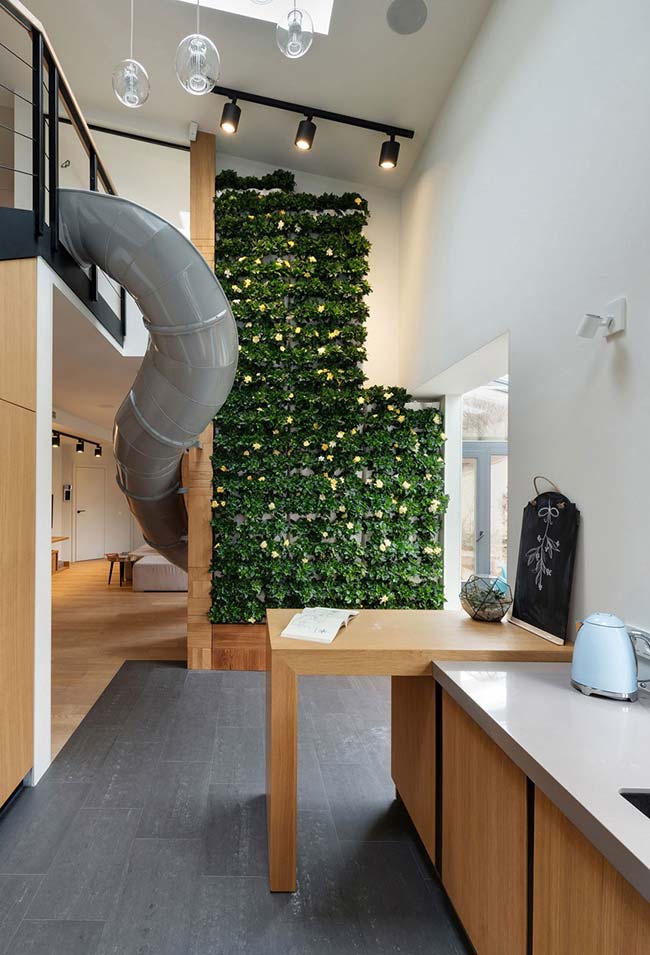 No matter the style of decoration that prevails in the environment, vertical gardens match all