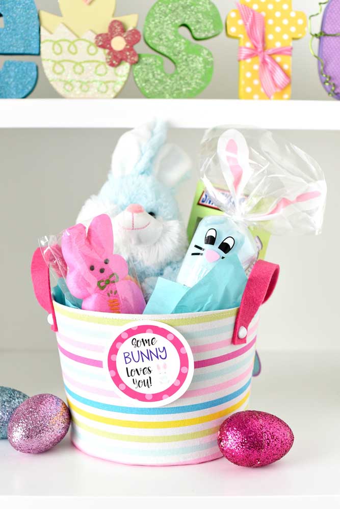 This Easter basket took advantage of the space of a cap: super creative