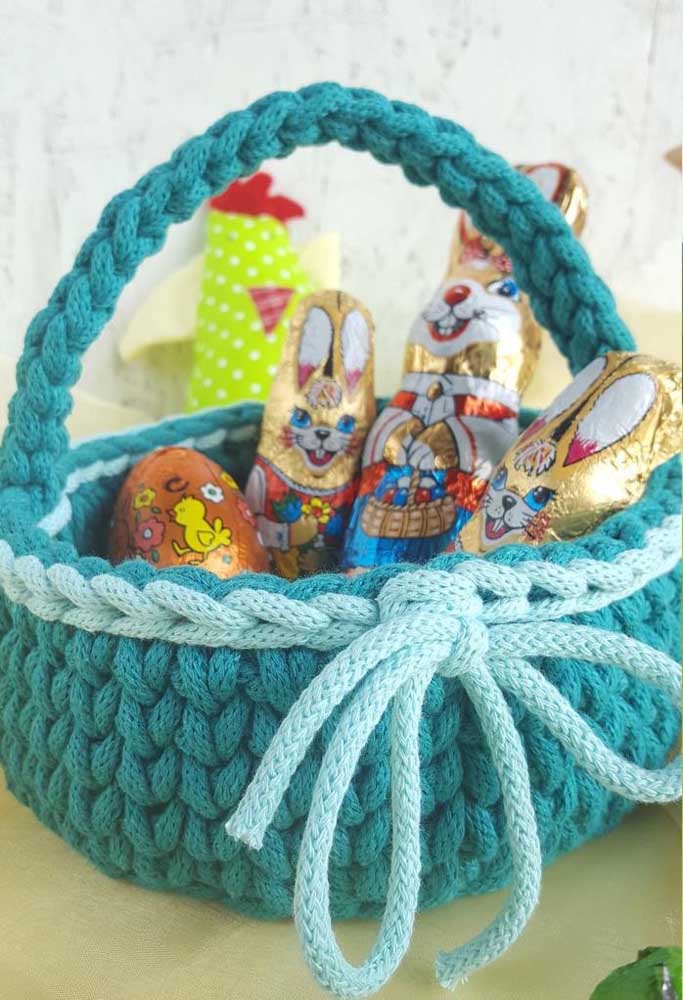 Iron frames were the basis of these super original Easter baskets 