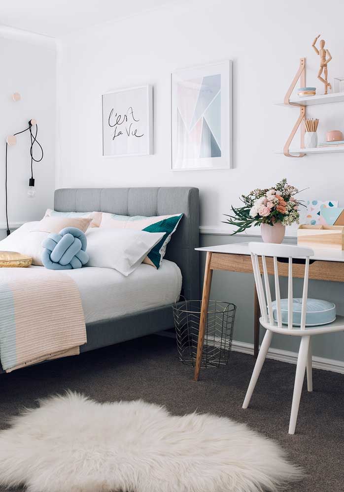 Prepare a cozy teen room.