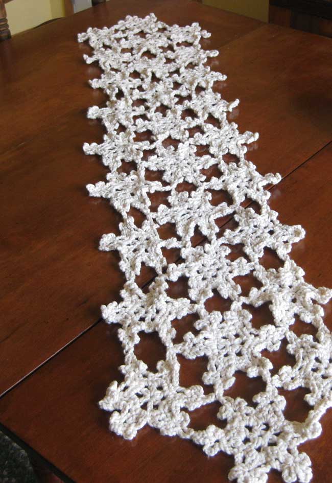 Simple crochet table runner