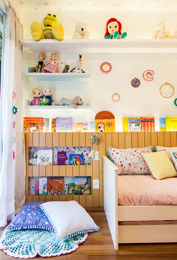 Encourage studies in decorating the girl's room with books