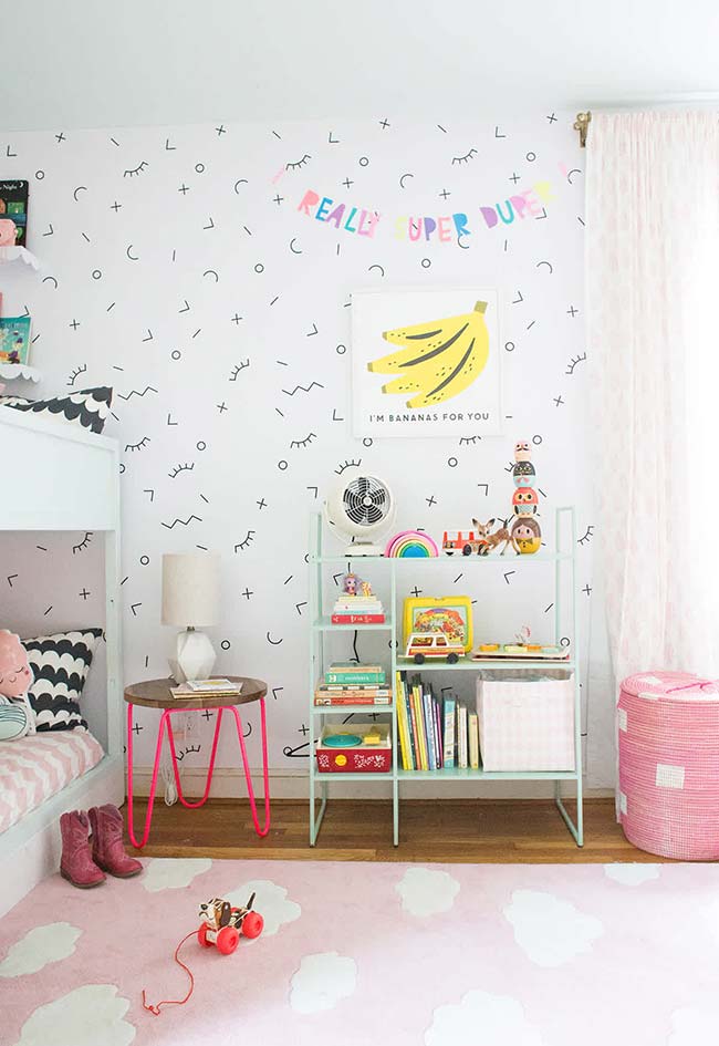 Pastel colors in girl's room decor
