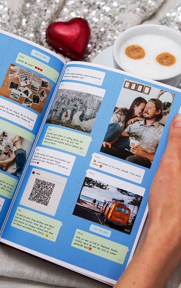 Scrapbook with messages exchanged on Whatsapp: another great gift idea