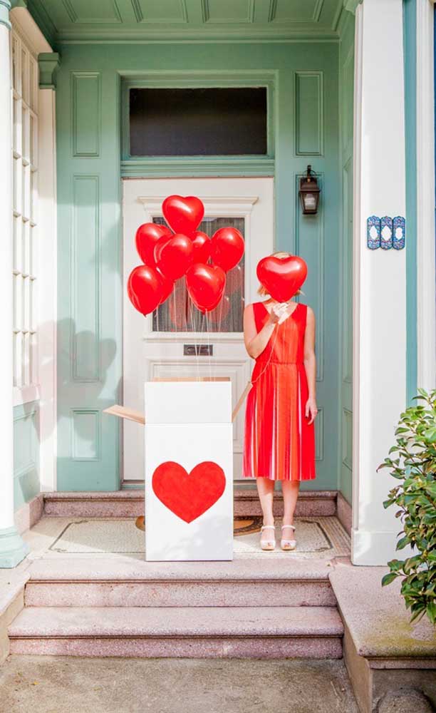 Heart balloons to surprise your boyfriend when the box is opened