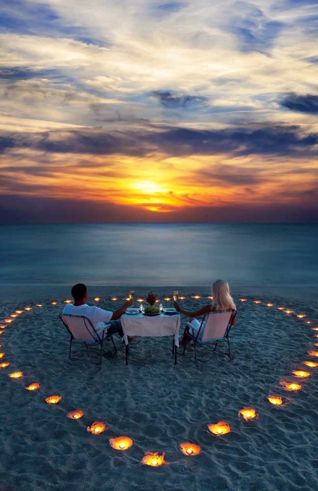 To make the mood even more romantic, the beach was decorated with lights forming a heart