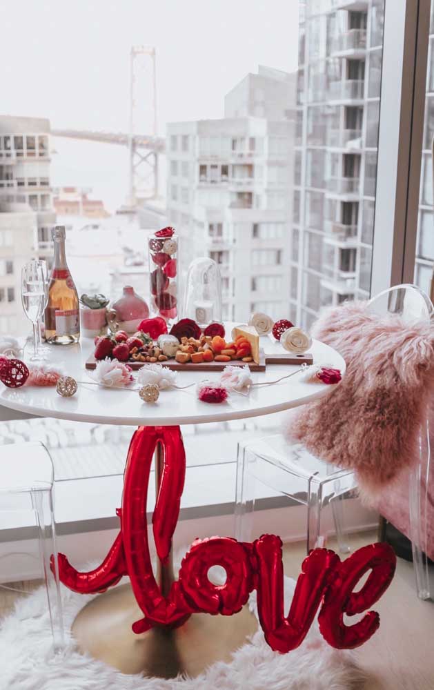 Table of cold cuts and chestnuts to enjoy a celebration for two