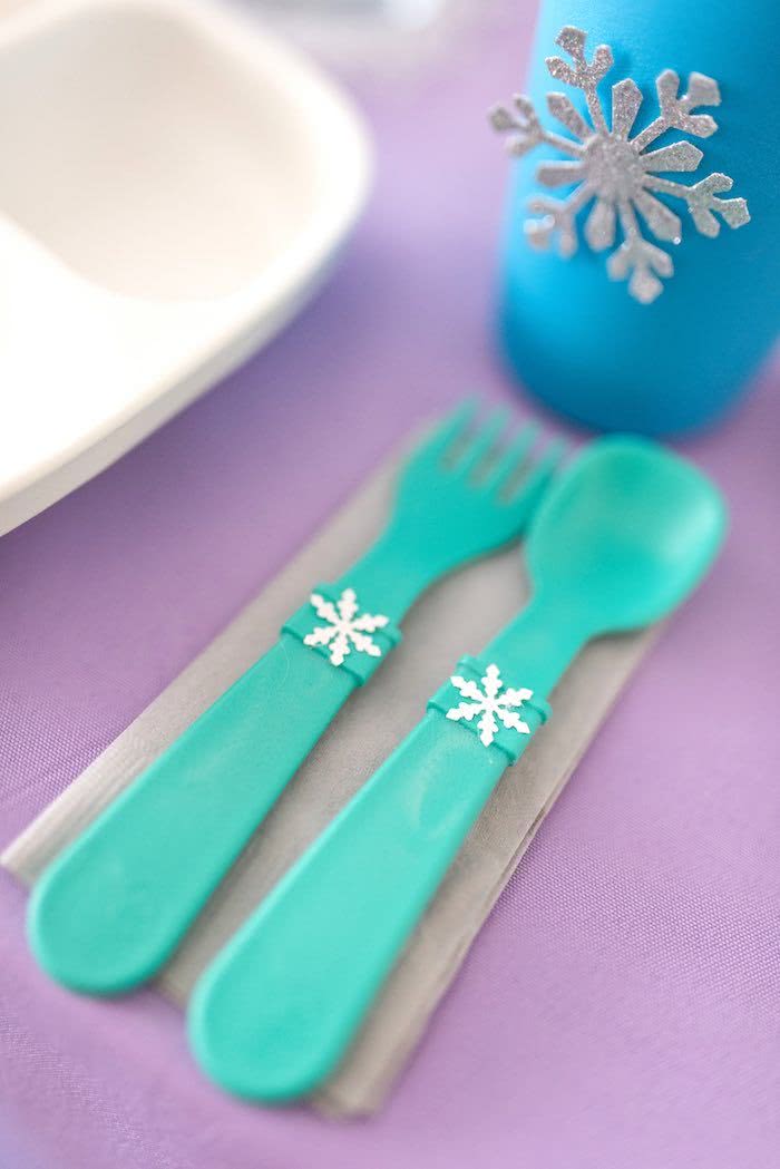 Plastic cutlery and cups for children.