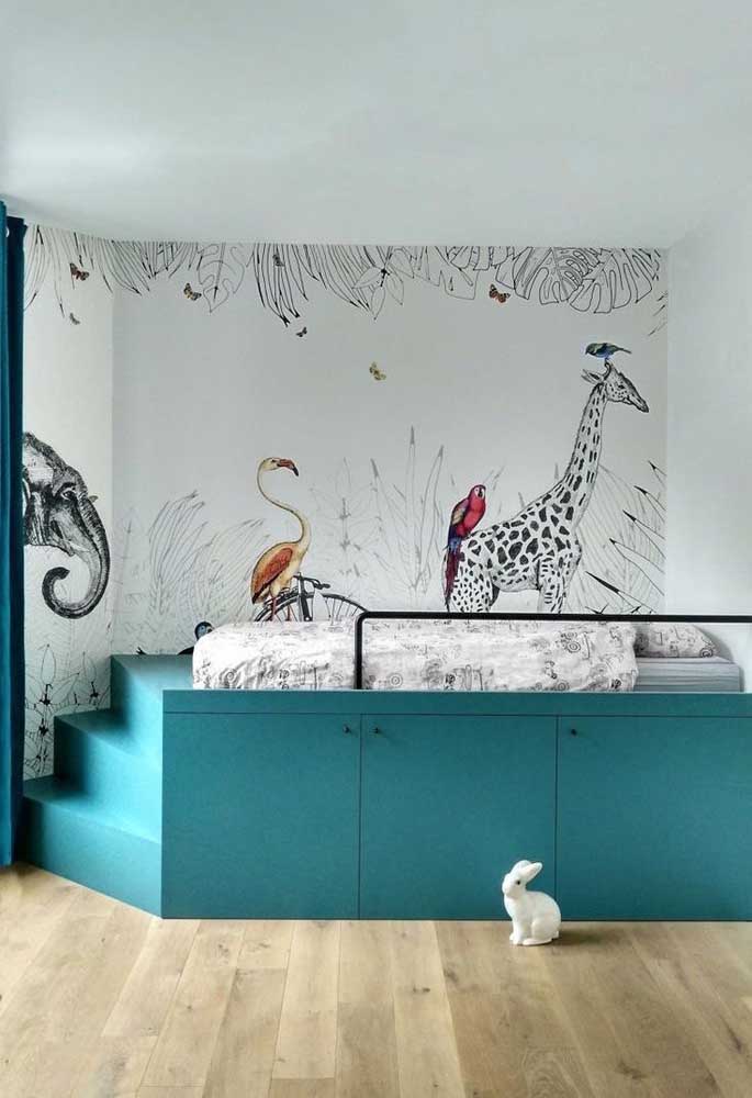 Children's single room with raised bed. Cabinets were designed under the furniture, making the most of the space in the bedroom 