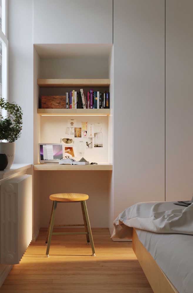 Will you plan the furniture? So leave a corner of the wardrobe to make a built-in desk